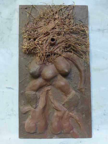 La Mère des masques (avec les Jumeaux) - bas-relief © Clément
